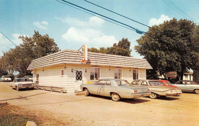 DAVISON Michigan MI JONESEYS DRIVE INMatt Dubie ROADSIDE Genesee Co Postcard